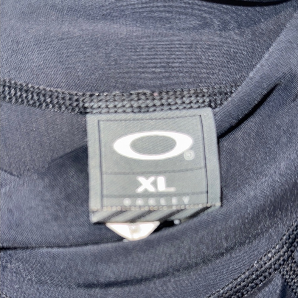 Oakley Black Rash Guard - Picture 4 of 7